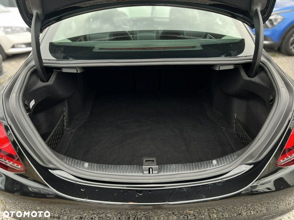 Mercedes-Benz Klasa C 220 d 9G-TRONIC - 37