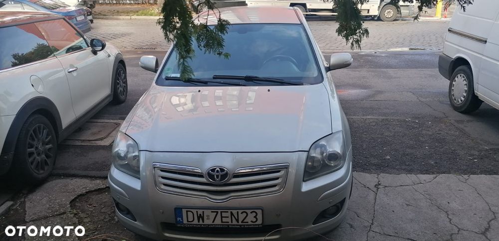 Toyota Avensis - 1