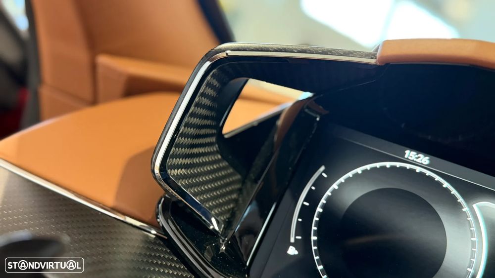 Aston Martin Vanquish V12 - 35