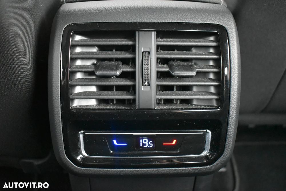 Volkswagen Passat 2.0 TDI DSG Comfortline - 23