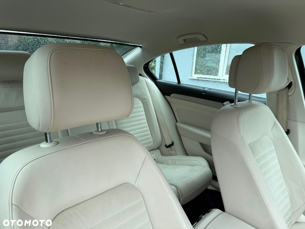 Volkswagen Passat - 23