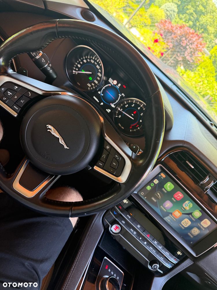 Jaguar F-Pace 30t AWD Prestige - 14