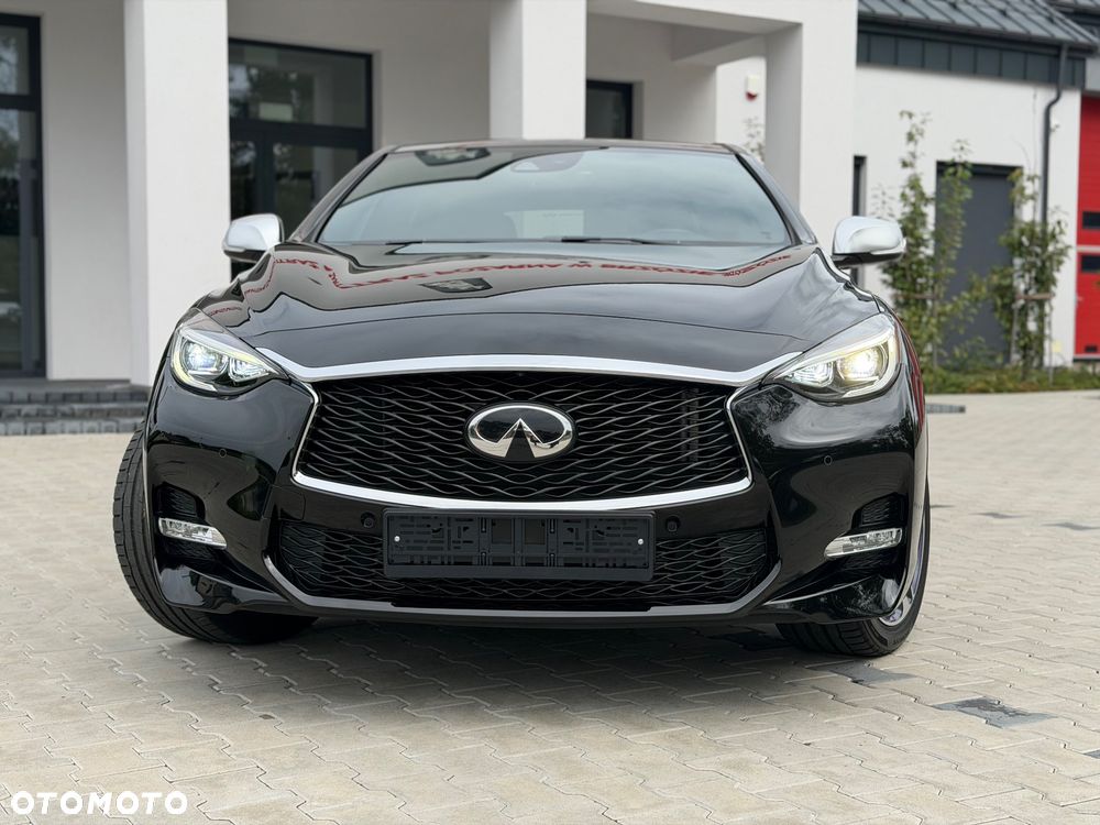 Infiniti Q30 2.0t DCT AWD Sport City Black - 9