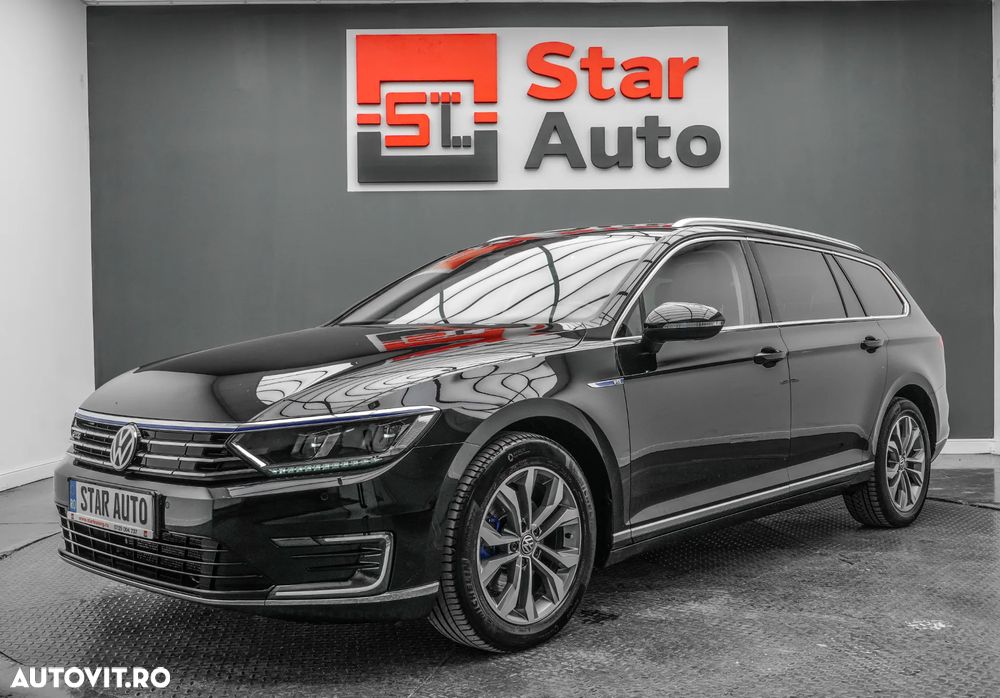 Volkswagen Passat - 1