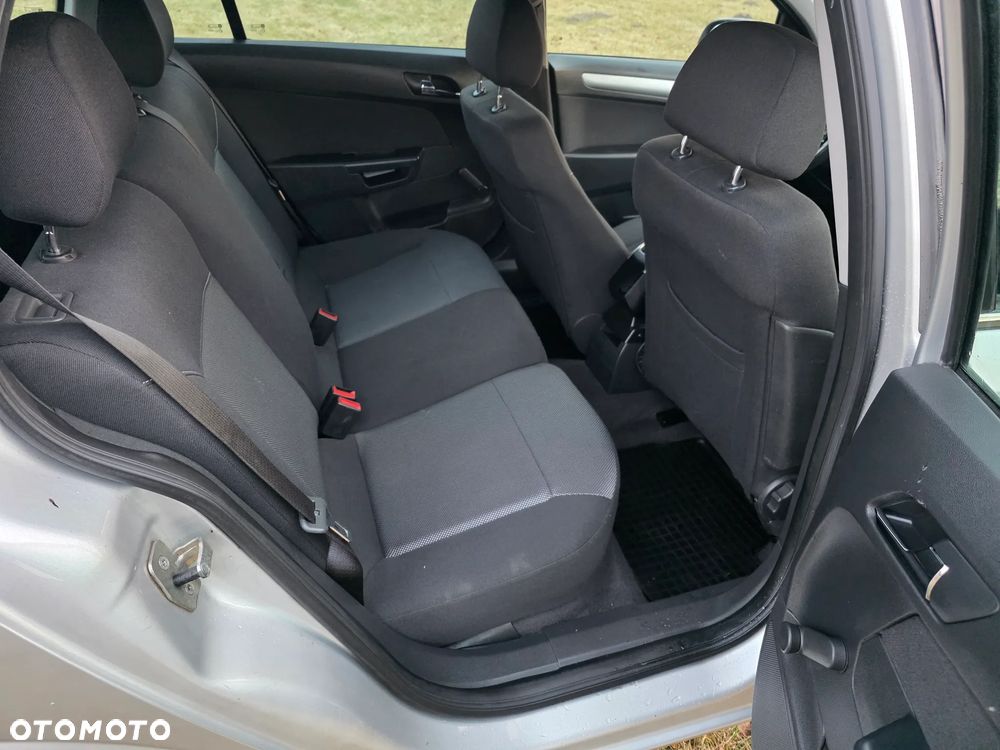 Opel Astra 1.7 CDTI DPF 150 Jahre - 15