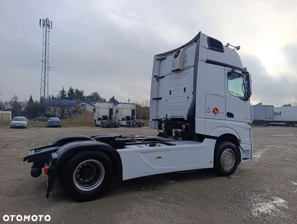 Mercedes-Benz Actros - 7