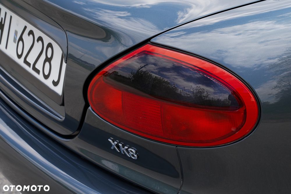 Jaguar XK8 - 7