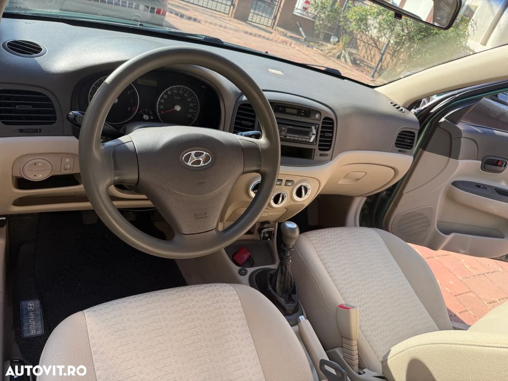 Hyundai Accent - 9