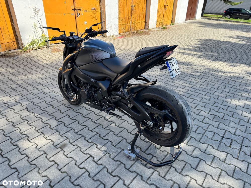Suzuki GSX 1000 - 4