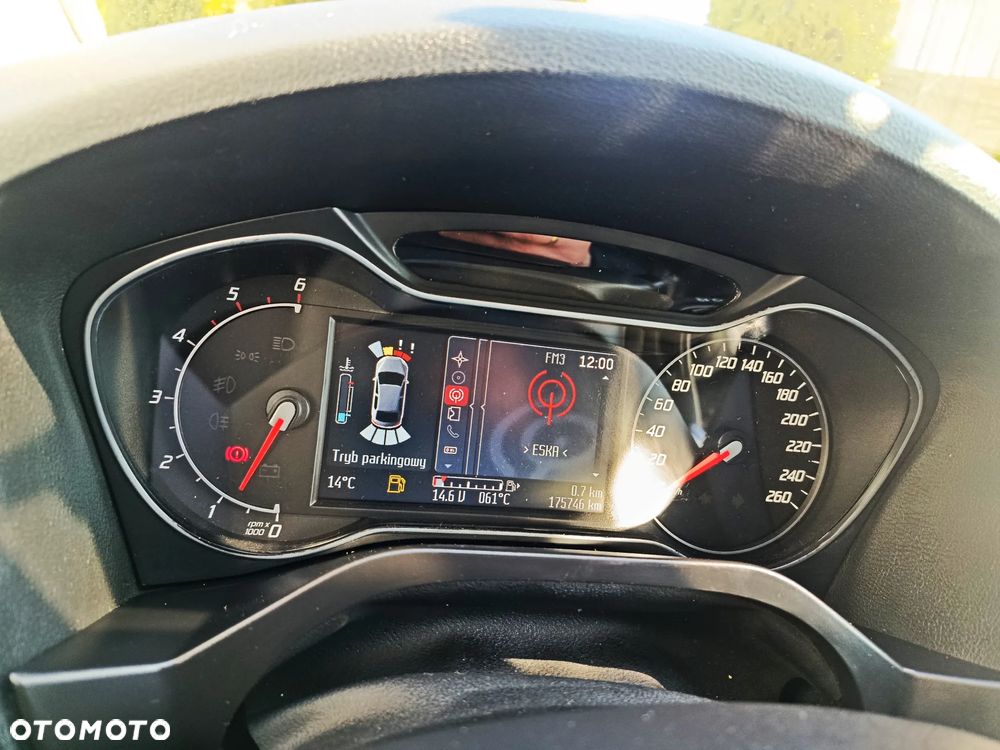 Ford S-Max 2.0 TDCi DPF Champions Edition - 32