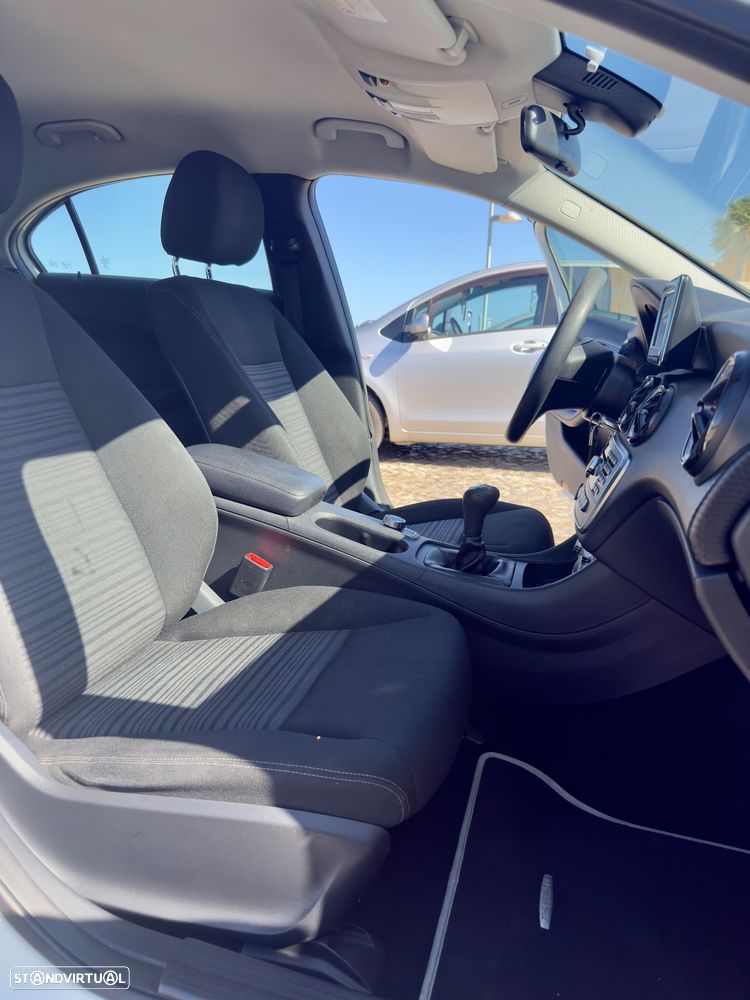 Mercedes-Benz A 180 CDI (BlueEFFICIENCY) - 8