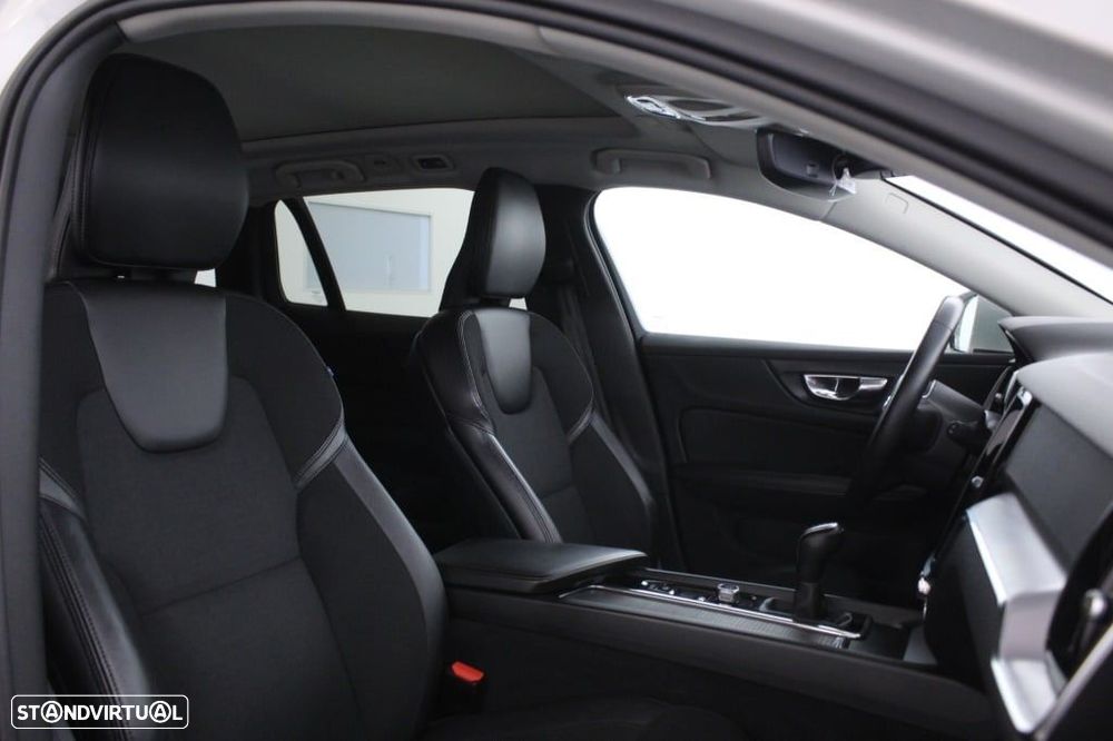 Volvo V60 2.0 D3 Momentum Plus - 14