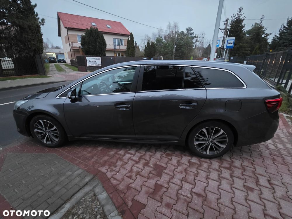 Toyota Avensis 2.0 D-4D Premium - 15