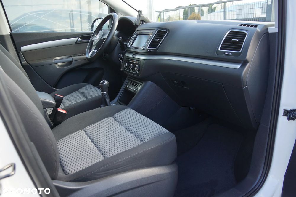 Volkswagen Sharan 2.0 TDI 4MOTION Blue Motion Life - 24