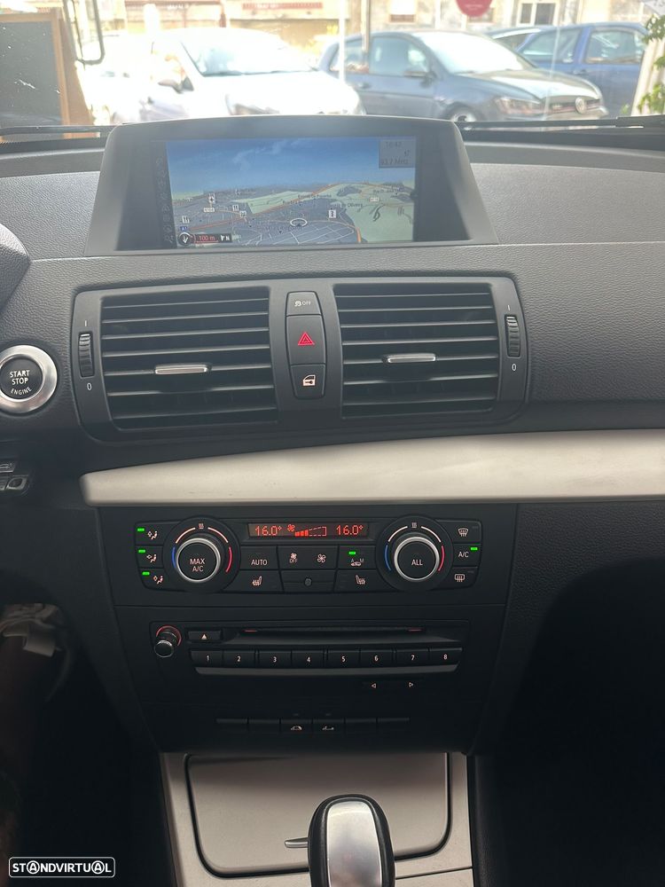 BMW 118 d Aut. Sport Line - 22