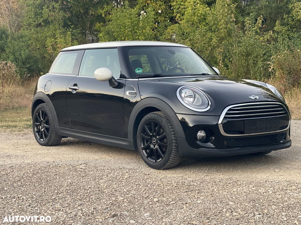 Mini Cooper Essential Trim - 18