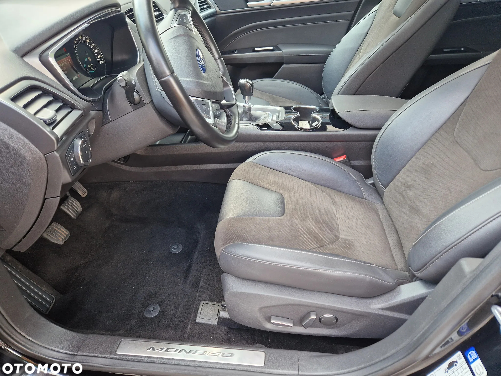 Ford Mondeo 2.0 TDCi Titanium - 27
