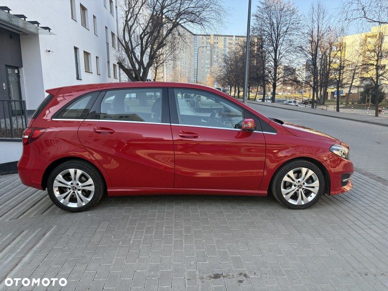 Mercedes-Benz Klasa B 220 4-Matic - 4