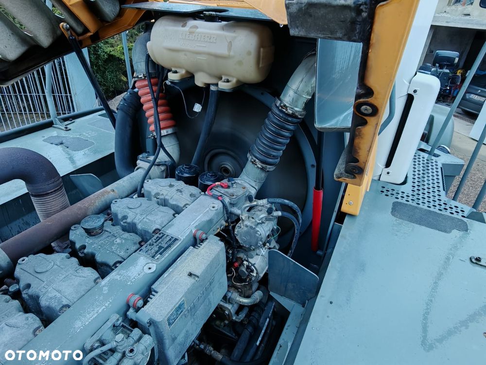 Liebherr 566 - 8