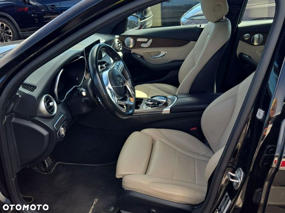 Mercedes-Benz Klasa C 300 4Matic 9G-TRONIC AMG Line - 6