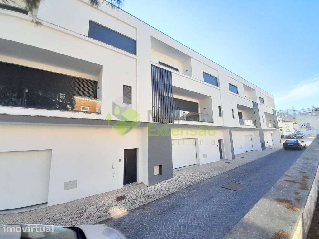 Moradia T3, nova, em Rio Maior, no distrito de Santarém. Garagem, t... - Grande imagem: 2/25