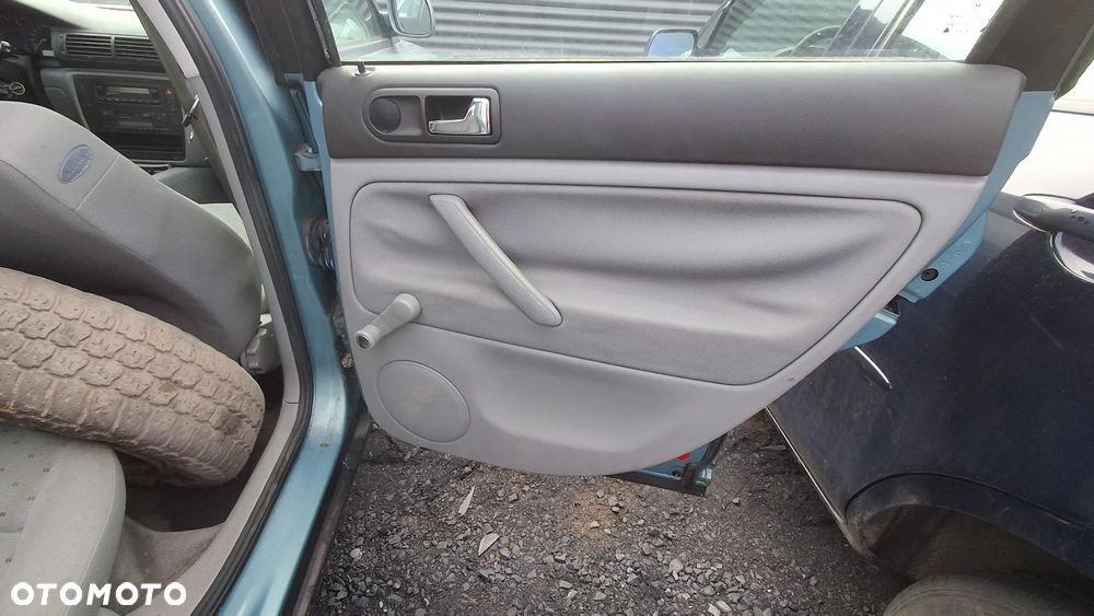 VW PASSAT B5 SEDAN DRZWI PRAWY TYŁ TYLNE PRAWE KOMPLETNE LB6N nr. VWP5 - 3