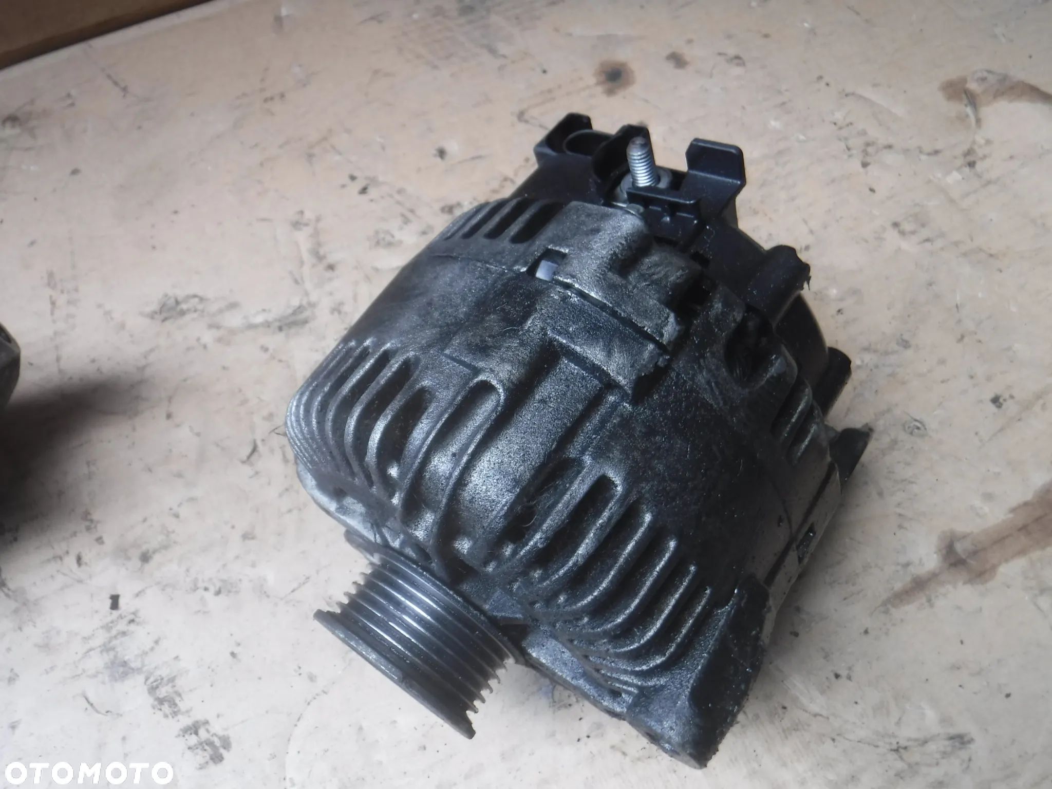 BMW X5 E70 X6 E71  3.0 SD 286 ps M57 alternator - 1