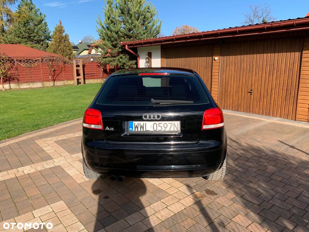 Audi A3 3-drzwiowe 2.0 FSI Attraction - 3