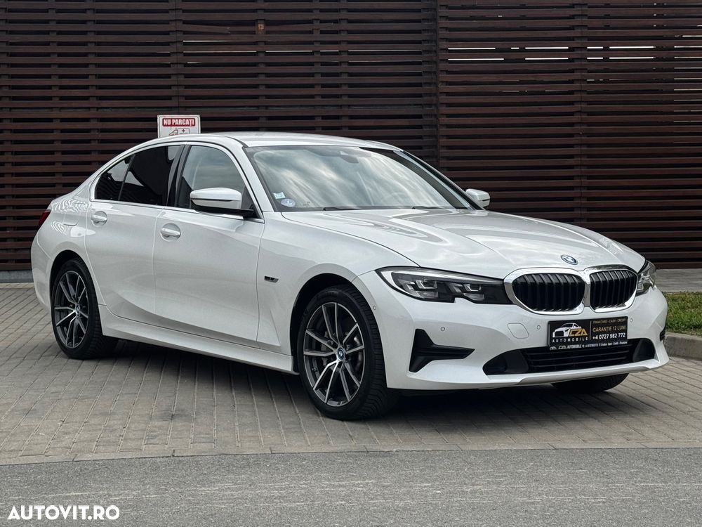 BMW Seria 3 330e Aut. Luxury Line - 7