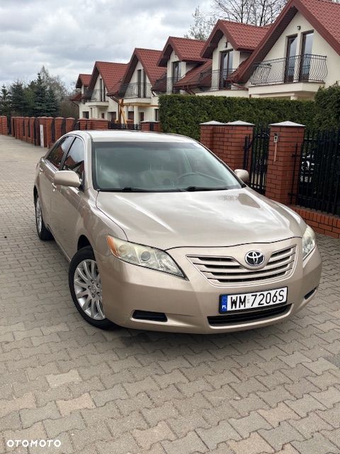 Toyota Camry - 21