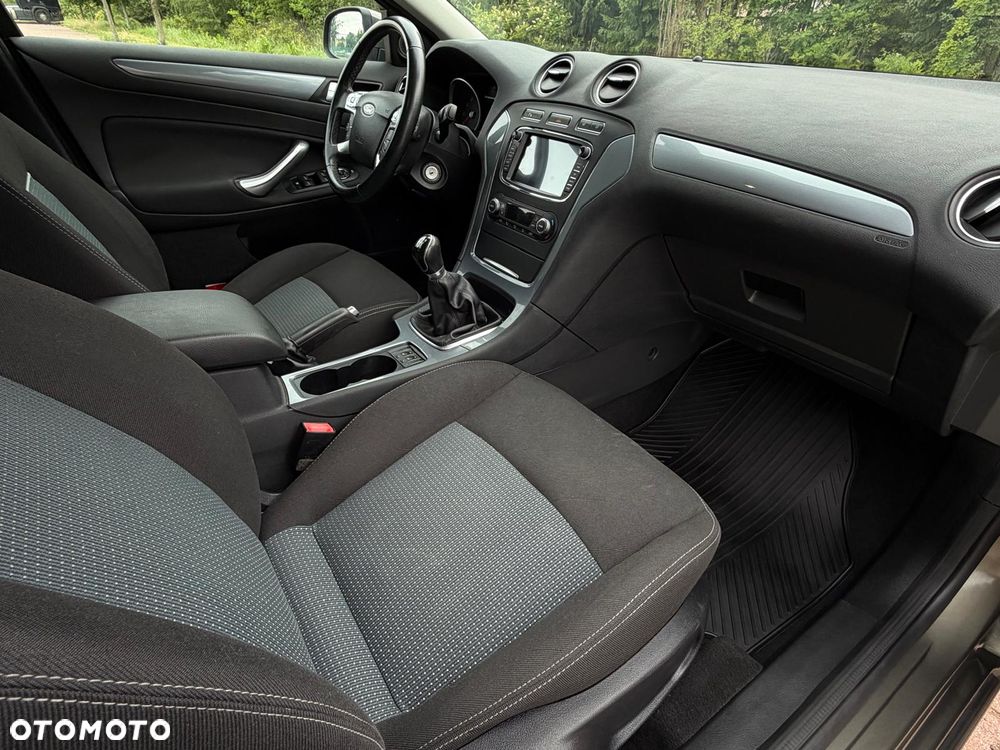 Ford Mondeo 1.6 Ti-VCT Champions Edition - 20