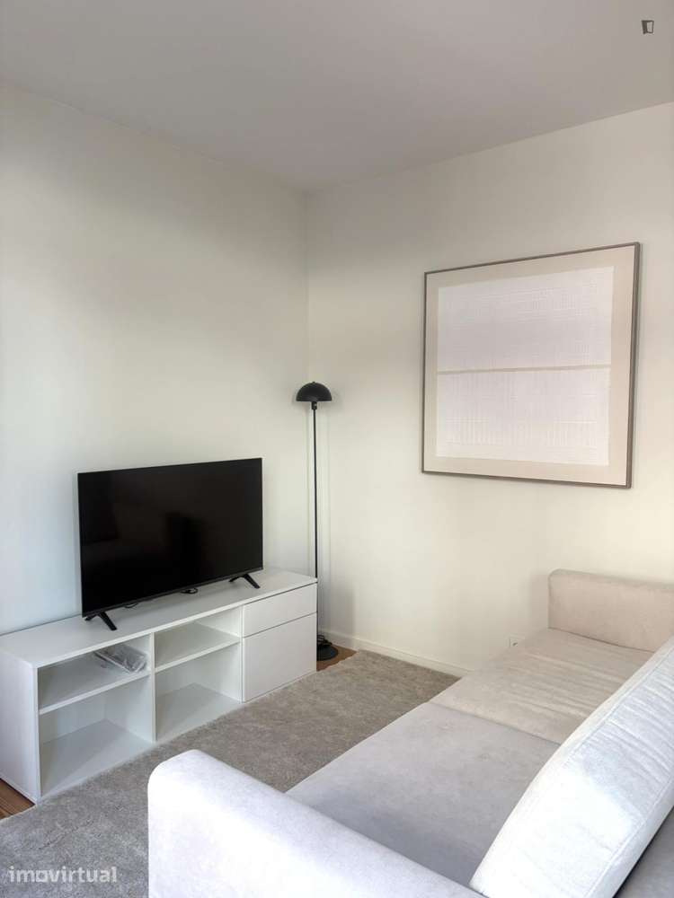 Apartamento com 1 quartos - localizado em Cedofeita Porto - Grande imagem: 5/17