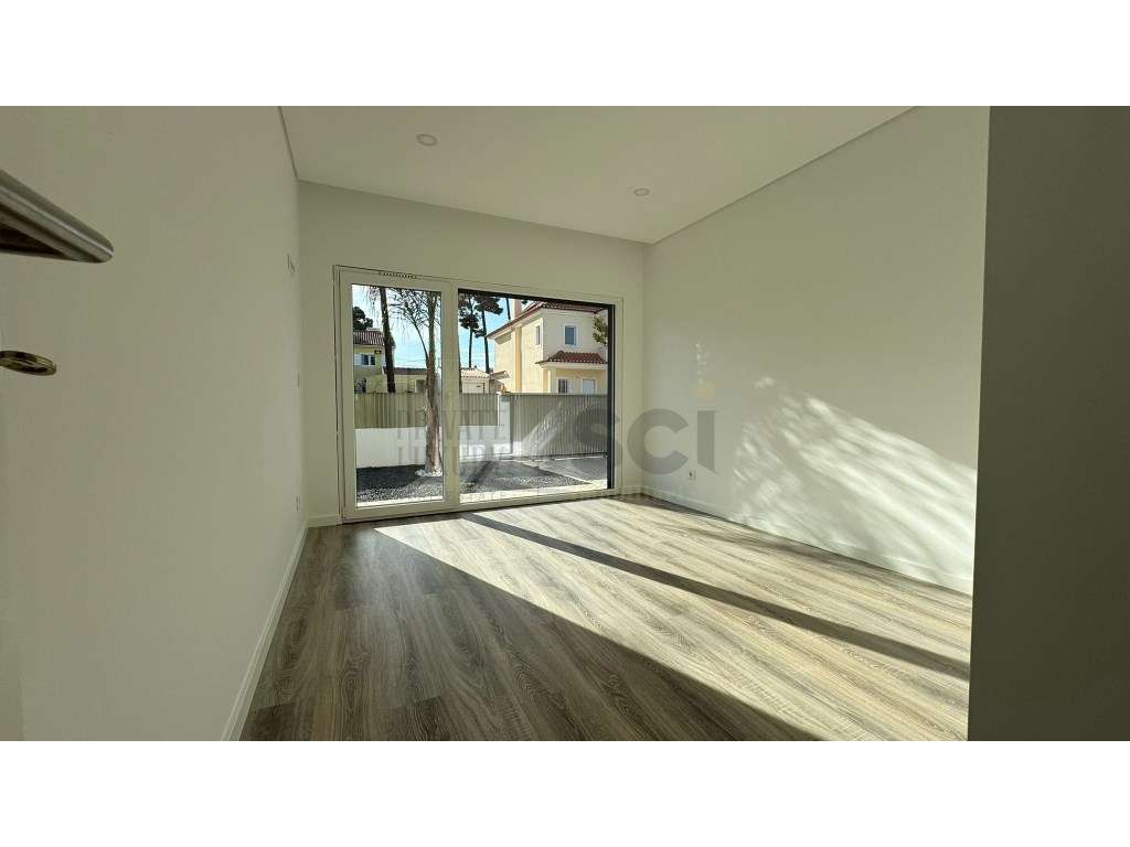 Moradia T4 Térrea Azeitão Piscina e Garagem 460 M2 de Terreno - Grande imagem: 4/19