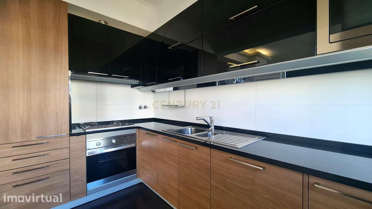 Apartamento Renovado T2 em Santa Clara, Lisboa - Grande imagem: 2/24
