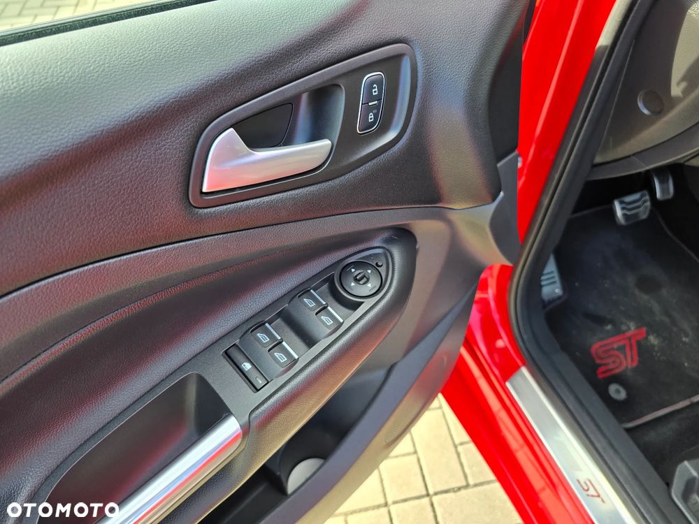 Ford Kuga - 23
