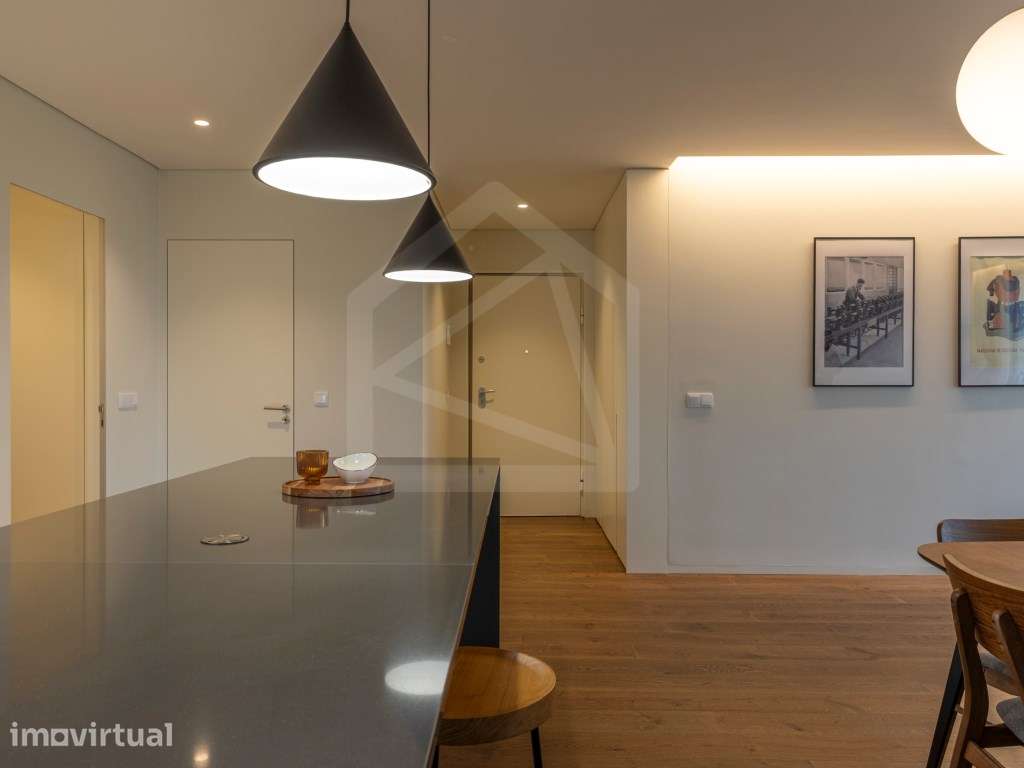 Apartamento T3 com varanda, suite, garagem dupla e arrecadação. - Grande imagem: 3/38