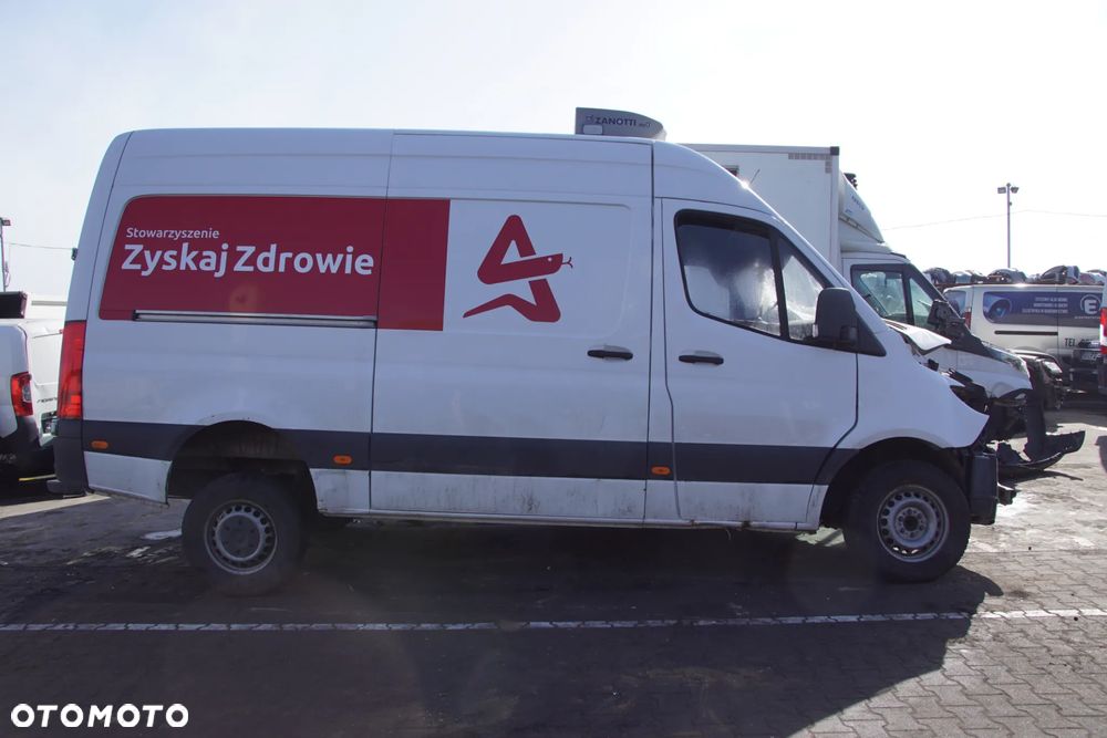 Auto na części - Mercedes Sprinter W907 314 CDI 2.1 CDI 143 KM 651958 711680 9147 2018R Silnik Skrzynia Drzwi Błotnik Szyba Lusterko Lampa Klamka Deska Kokpit Sterownik Moduł Czujnik Licznik Panel Kierownica - 7