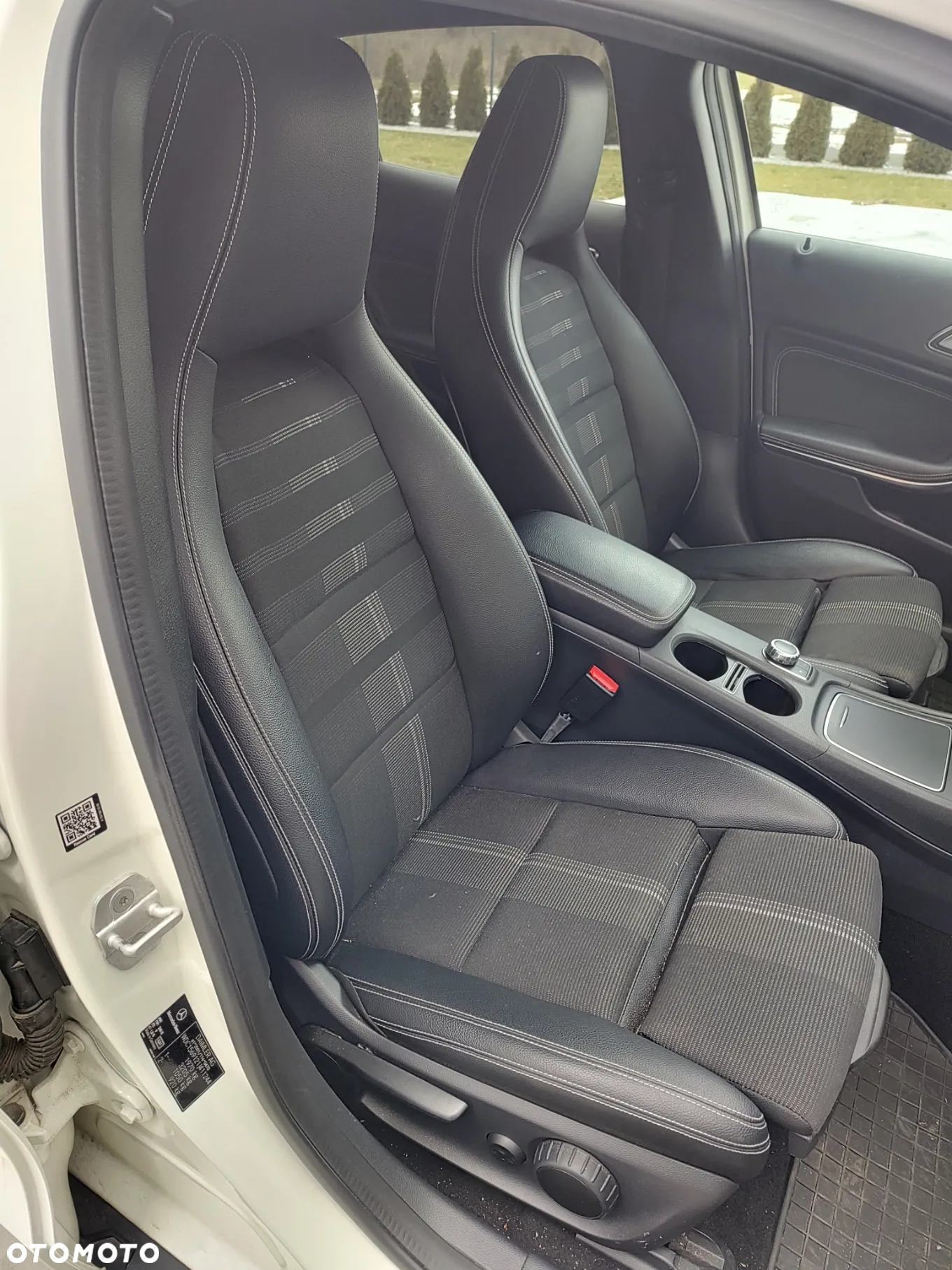 Mercedes-Benz GLA 180 d 7G-DCT - 13
