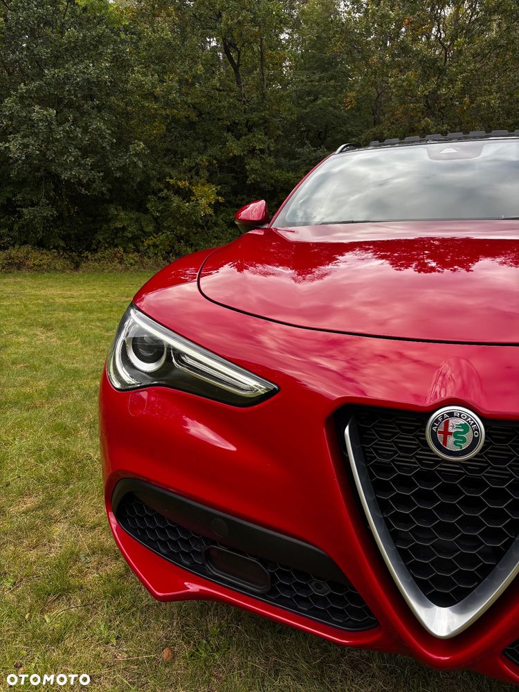 Alfa Romeo Stelvio 2.0 Turbo 16V AT8-Q4 Ti - 8