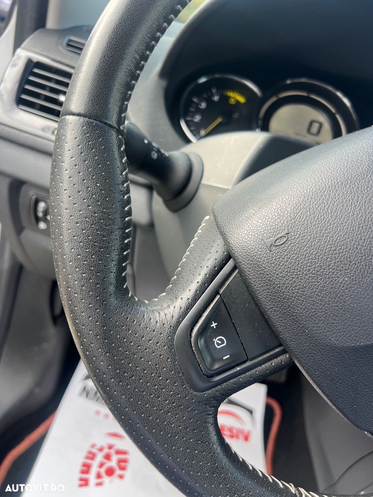 Renault Megane ENERGY dCi 110 Start & Stop Bose Edition - 16