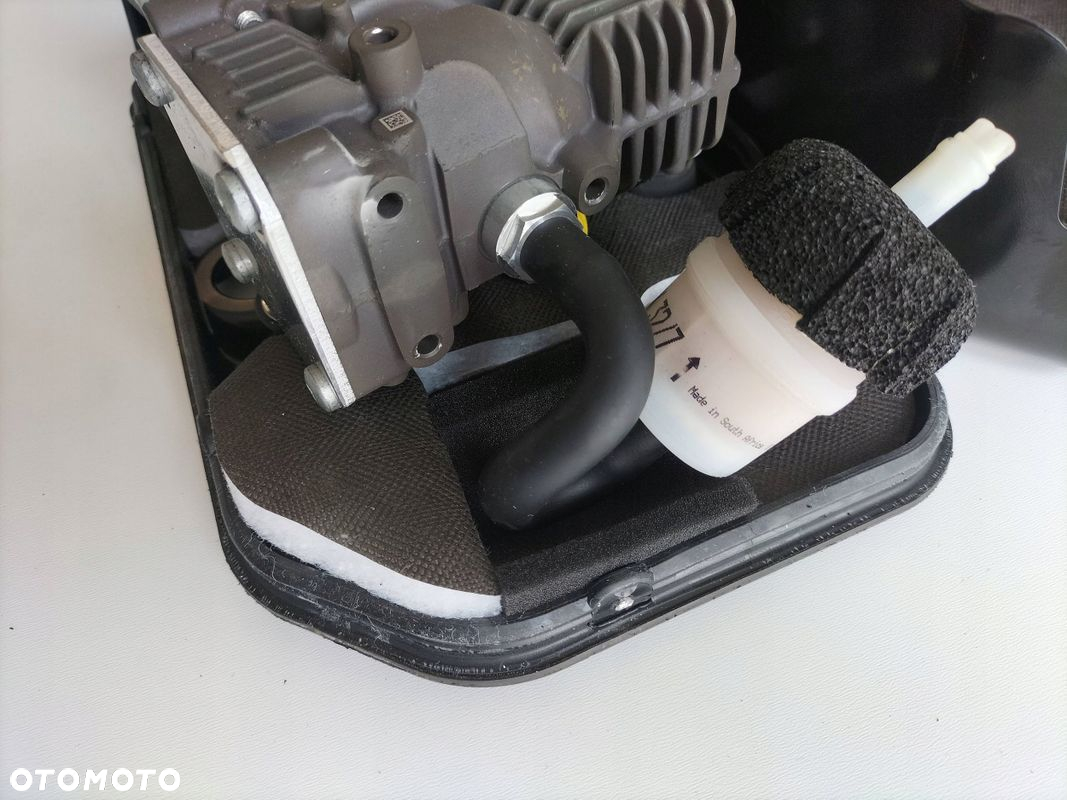KOMPRESOR ZAWIESZENIA JAGUAR LAND ROVER A2395 2018R - 8