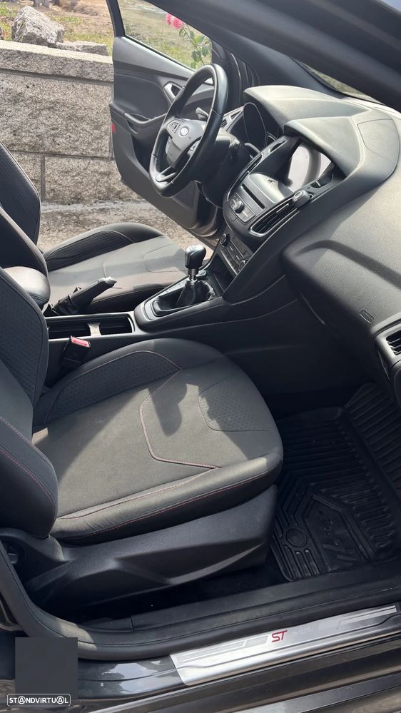 Ford Focus 1.5 TDCi ST-Line - 7