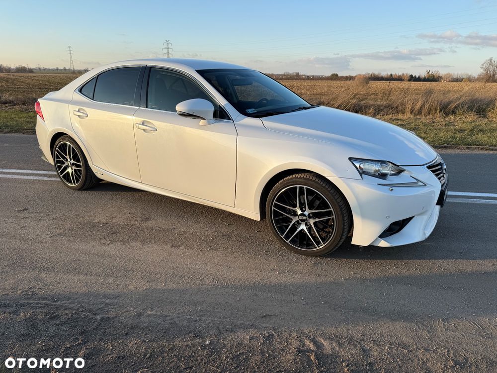 Lexus IS 300h Elite - 3