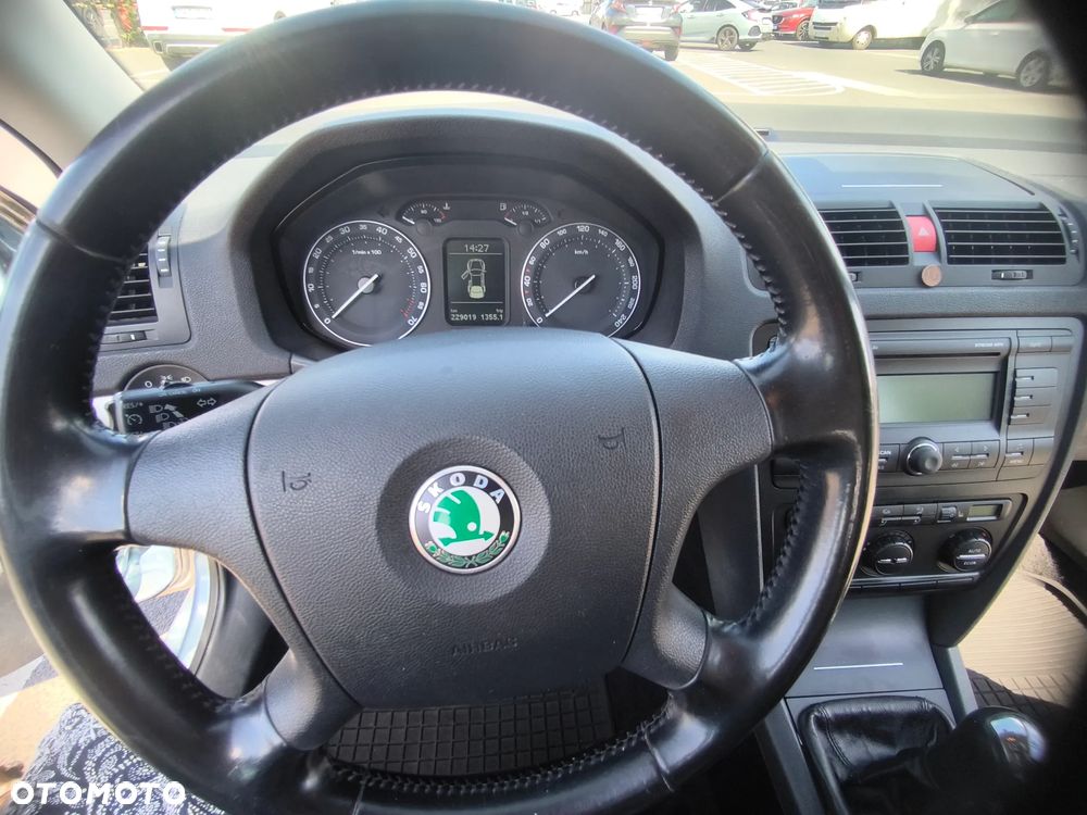 Skoda Octavia 1.6 Elegance - 16