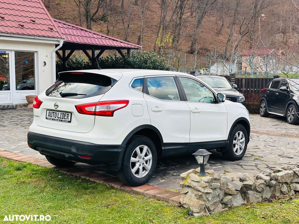 Nissan Qashqai 1.6 dCi DPF 4x4 Start/Stop acenta - 3
