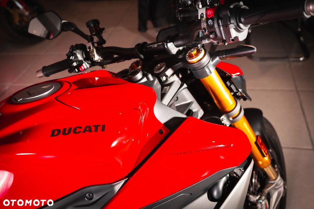Ducati Streetfighter V2 - 8