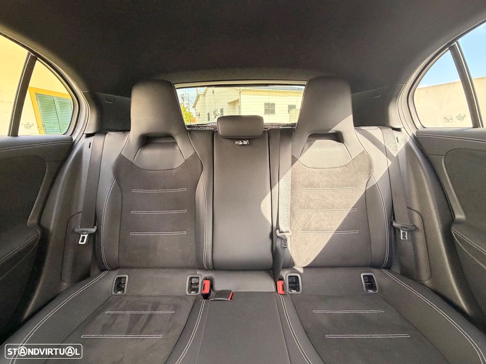 Mercedes-Benz A 250 e 8G-DCT AMG Line - 14