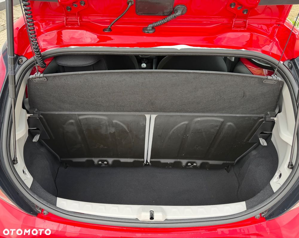 Toyota Aygo x-play touch - 17