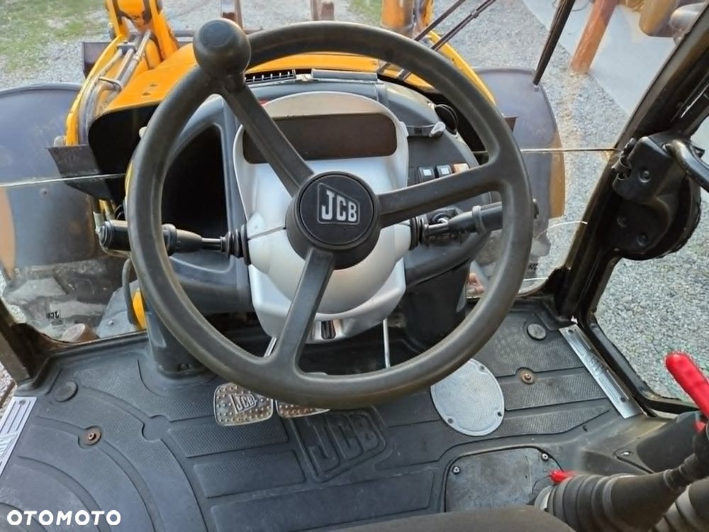 JCB 4CX - 16