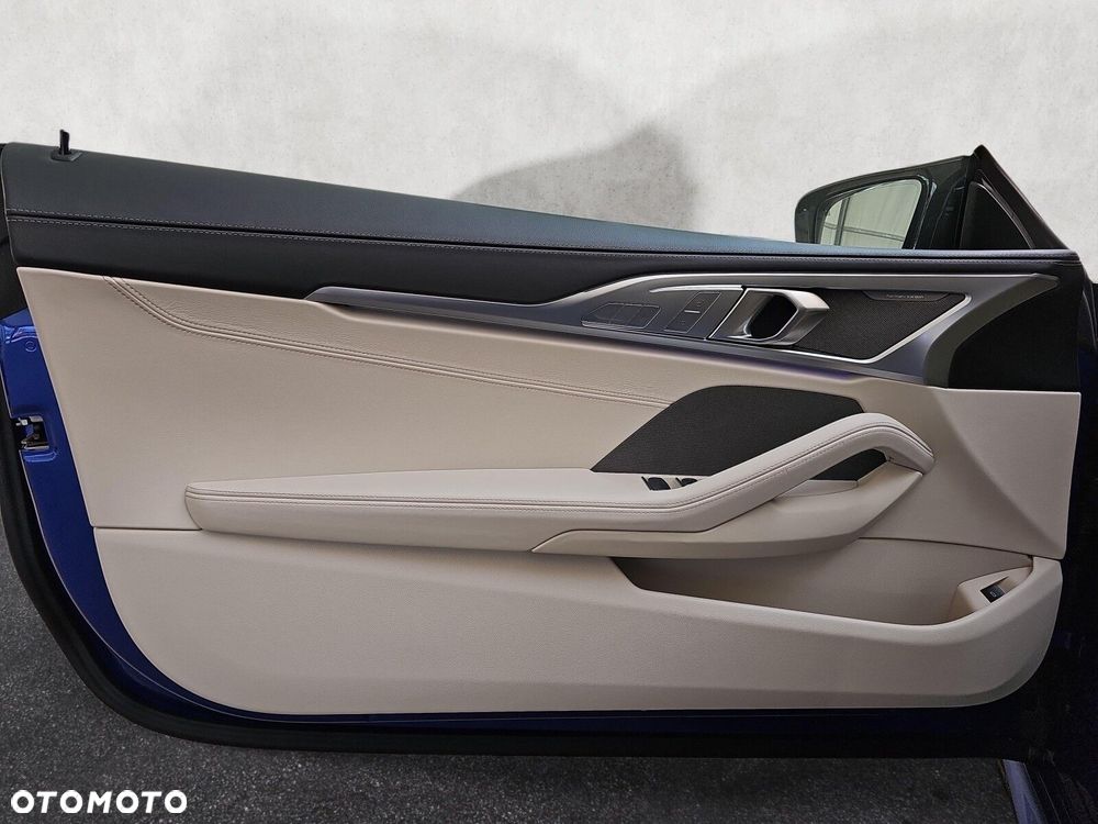 BMW Seria 8 - 14